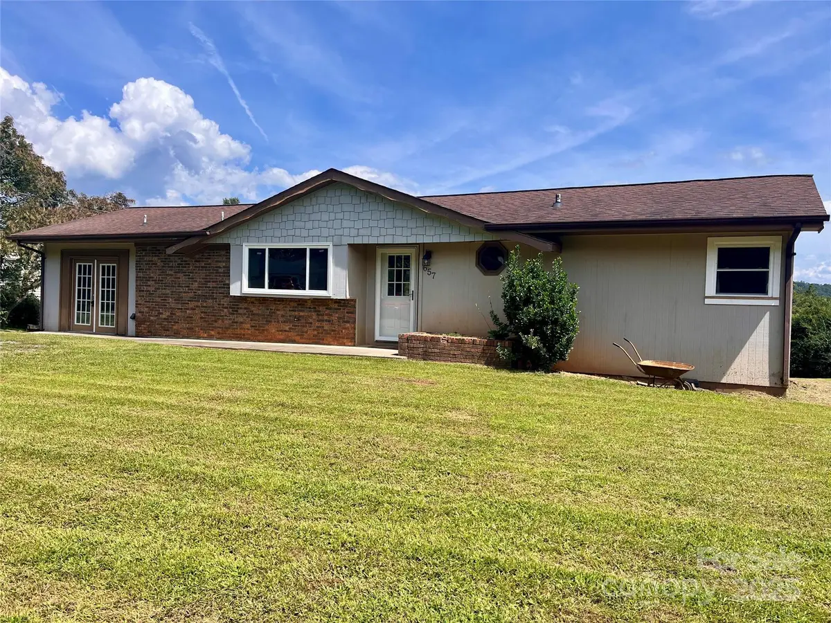 657 Arrowhead Trail, Marion, NC 28752 - Image #1