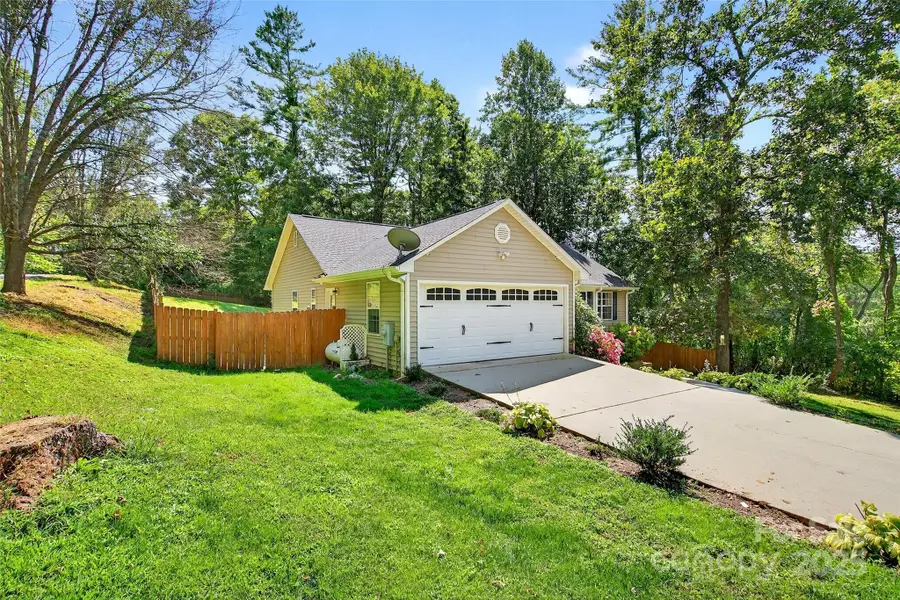 52 Grey Haven Drive, Mills River, NC 28759 - Image #2