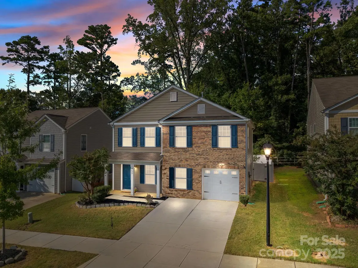 5433 Tumbling Brook Lane, Charlotte, NC 28216 - Image #1