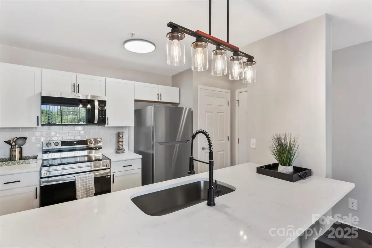 1620 Arlyn Circle #E, Charlotte, NC 28213 - Image #1