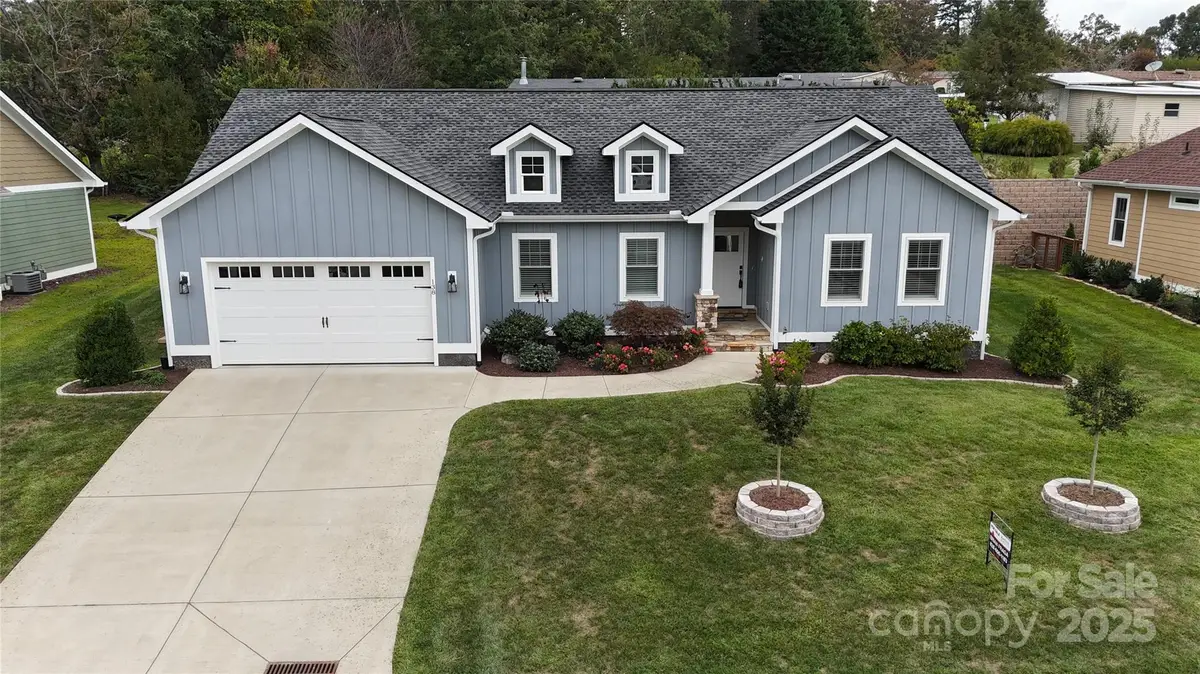 138 Olde Oak Way, Hendersonville, NC 28792 - Image #1