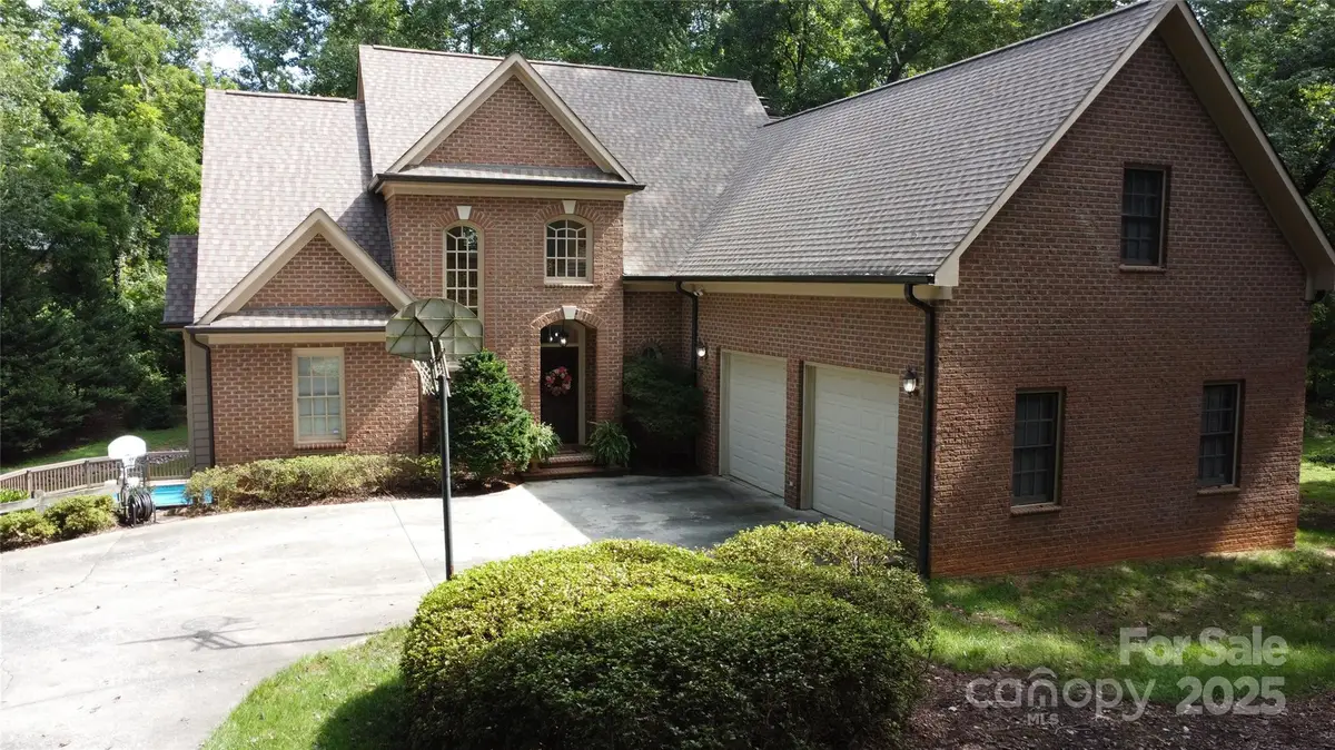 106 Rebel Run, Morganton, NC 28655 - Image #1