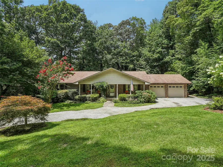 204 Fernwood Drive, Hendersonville, NC 28791 - Image #2