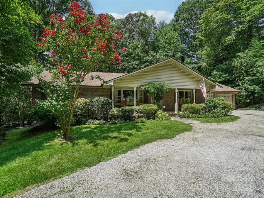 204 Fernwood Drive, Hendersonville, NC 28791 - Image #3