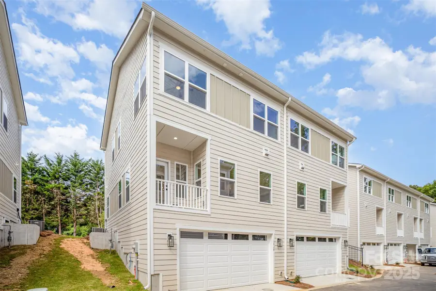 3928 Hager Drive, Charlotte, NC 28208 - Image #2