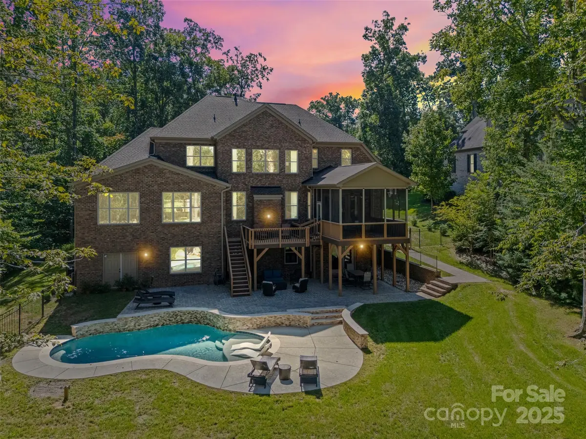 2100 Pondmeade Lane, Matthews, NC 28104 - Image #1