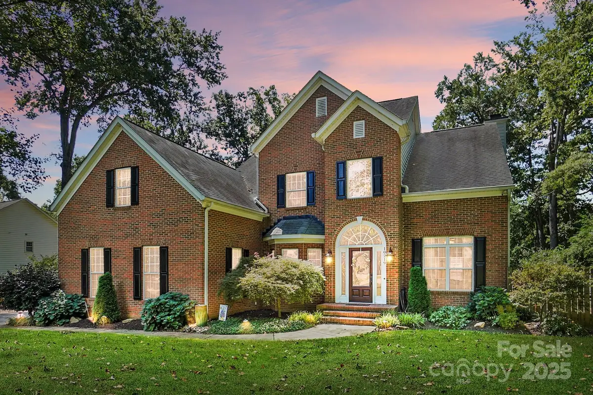10219 Windtree Lane, Charlotte, NC 28215 - Image #1
