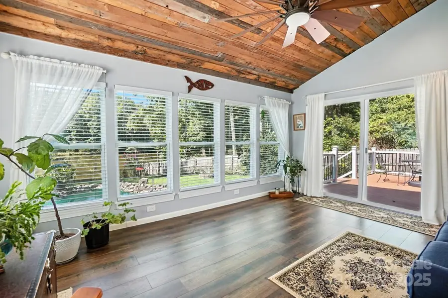 10219 Windtree Lane, Charlotte, NC 28215 - Image #2