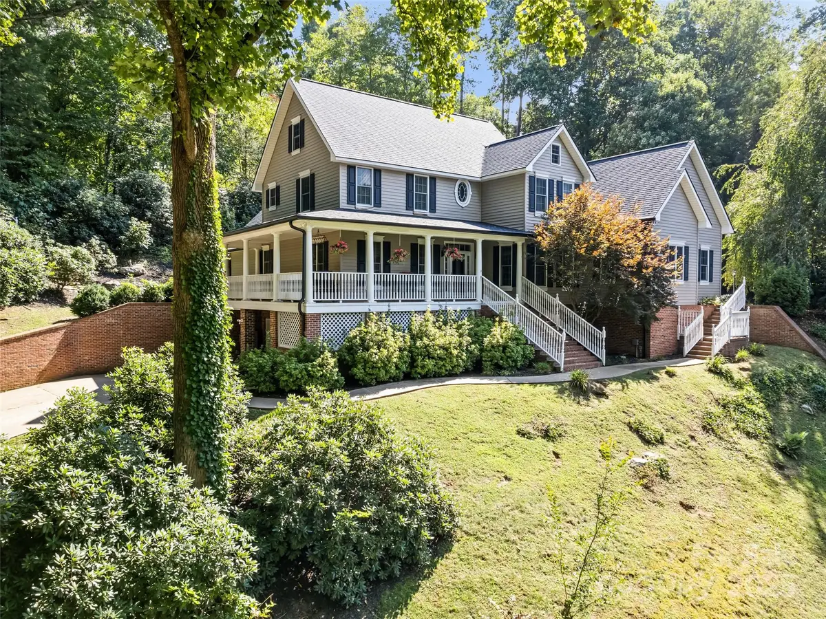 40 Panda Trail, Waynesville, NC 28785 - Image #1