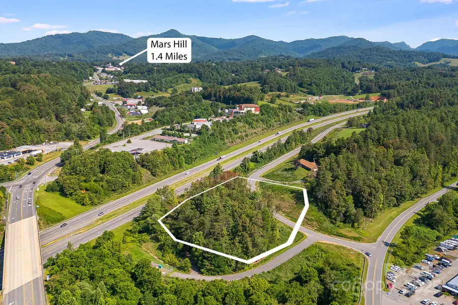 1672 Crossroads Parkway, Mars Hill, NC 28754 - Image #2