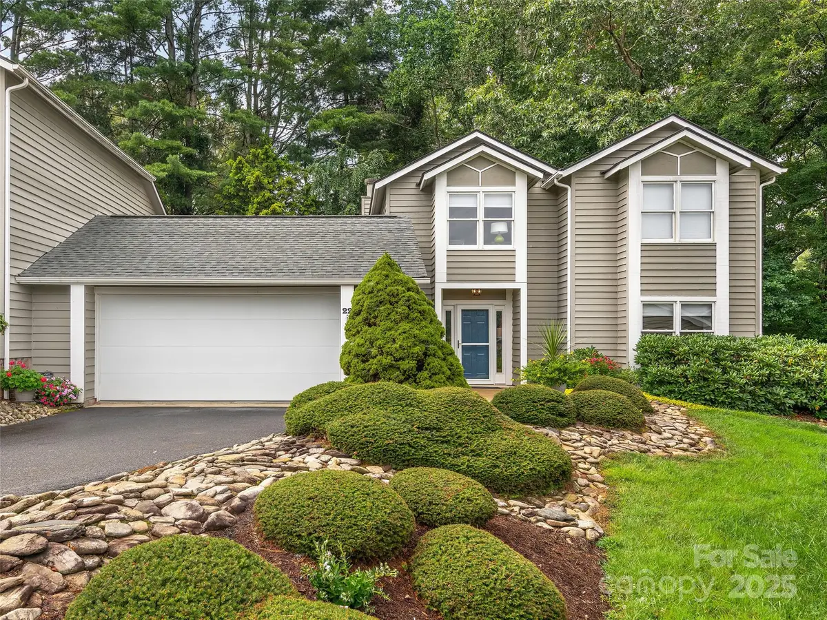 22 Cedarcliff Circle, Asheville, NC 28803 - Image #1