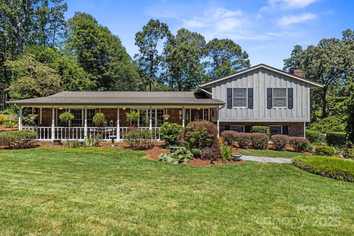 8 English Place, Candler, NC 28715 - Image #1