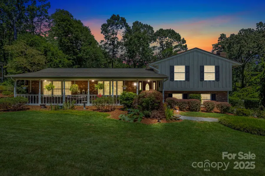 8 English Place, Candler, NC 28715 - Image #2