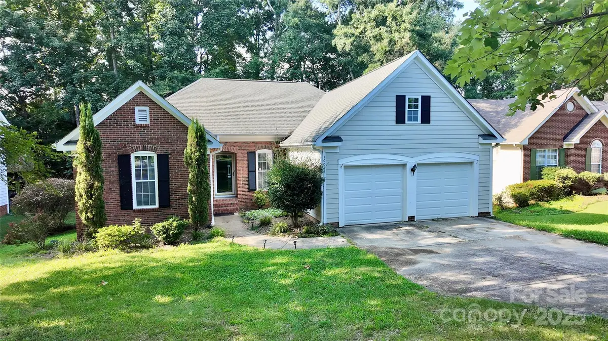 10513 Worsley Lane, Charlotte, NC 28269 - Image #1