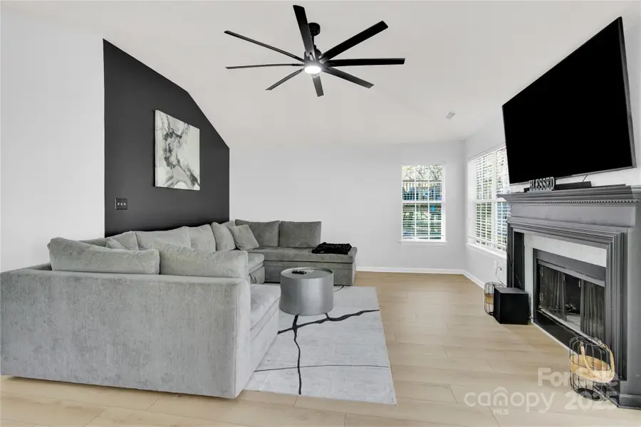 10513 Worsley Lane, Charlotte, NC 28269 - Image #3