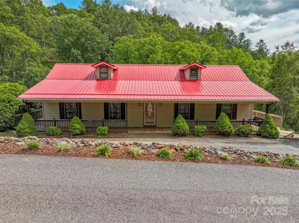 300 Dogwood Lane, Burnsville, NC 28714