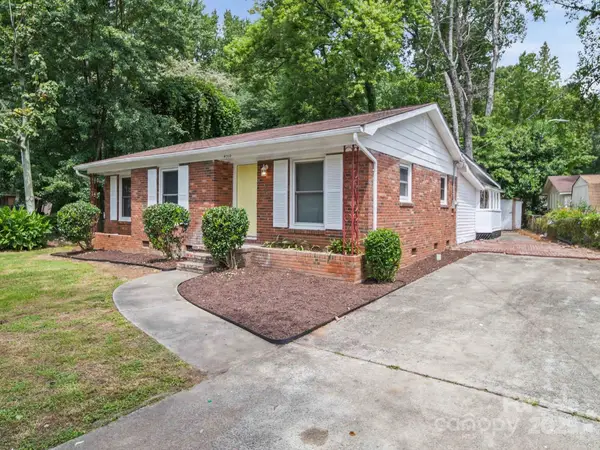 4310 Toluca Place, Charlotte, NC 28208