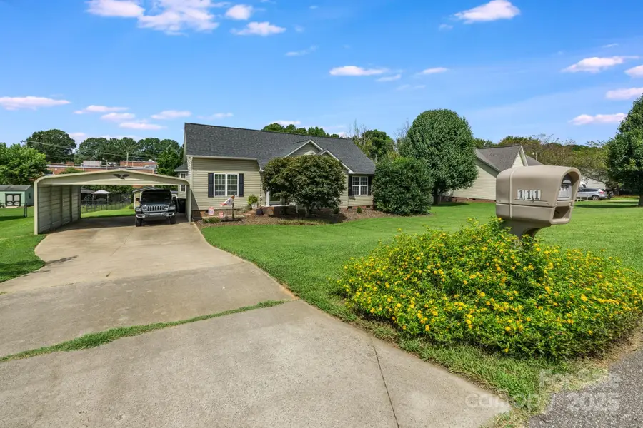 111 Summey Barker Drive, Dallas, NC 28034 - Image #2