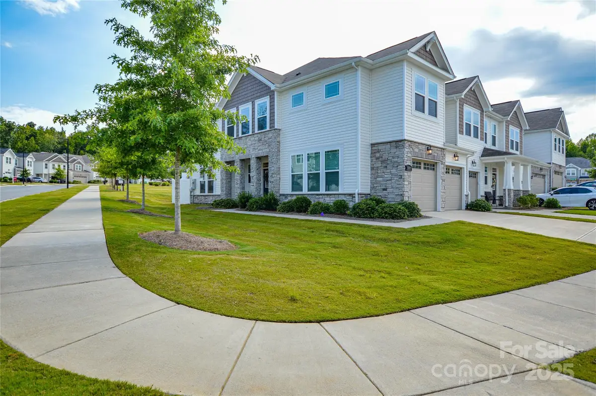 15609 Little Bluestem Street, Charlotte, NC 28278 - Image #1