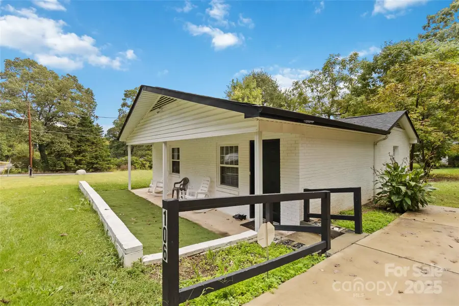 106 Robinson Avenue, Mount Holly, NC 28120 - Image #3