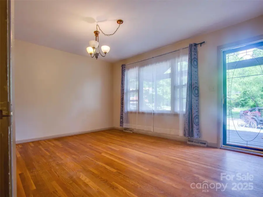 71 Pleasant Ridge Drive, Asheville, NC 28805 - Image #2