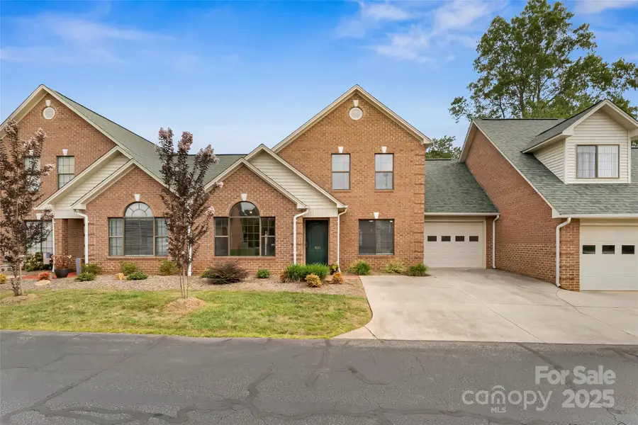1635 20th Avenue Court Ne, Hickory, NC 28601 - Image #2