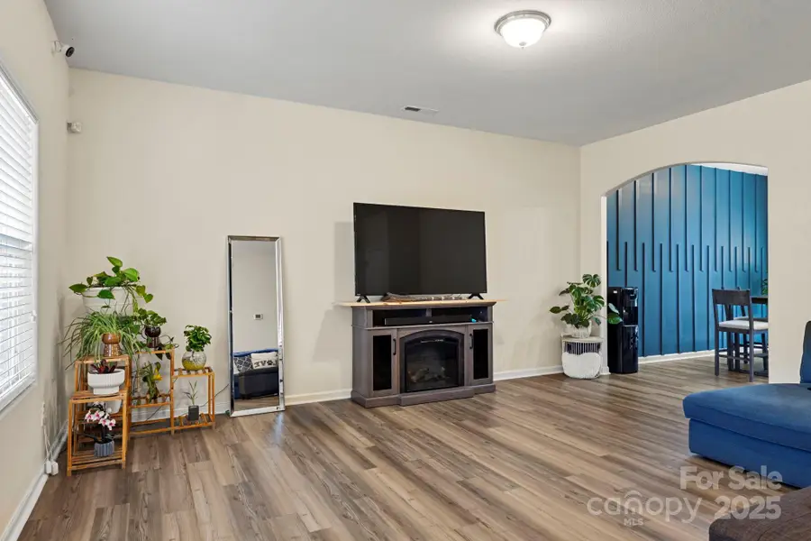 7621 Mockernut Drive, Charlotte, NC 28215 - Image #3