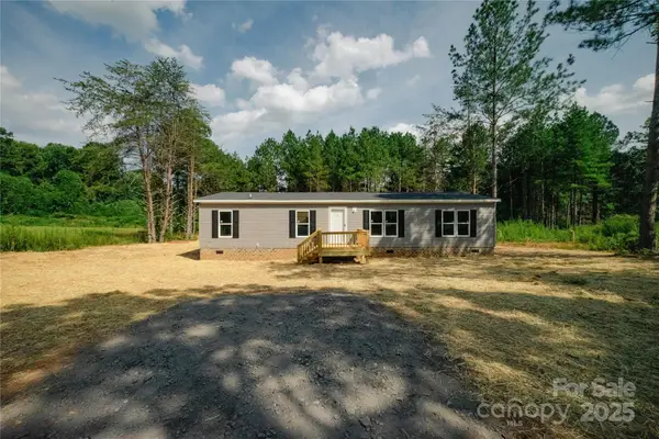 129 Patchwork Drive, Statesville, NC 28677