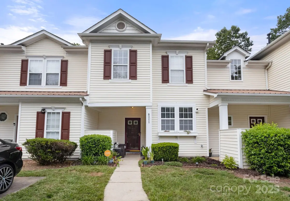 8211 Carob Tree Lane, Charlotte, NC 28215 - Image #1