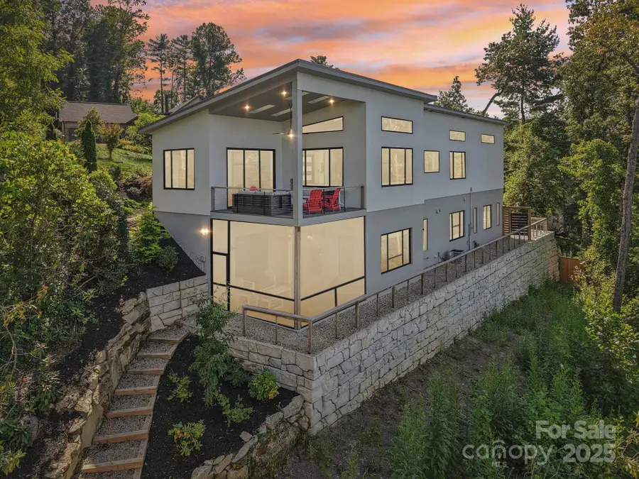 55 Laurel Spring Lane, Hendersonville, NC 28739 - Image #2