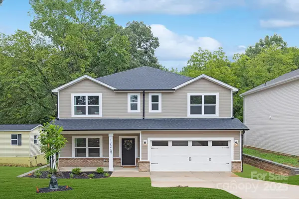 9717 Forest Drive, Charlotte, NC 28216