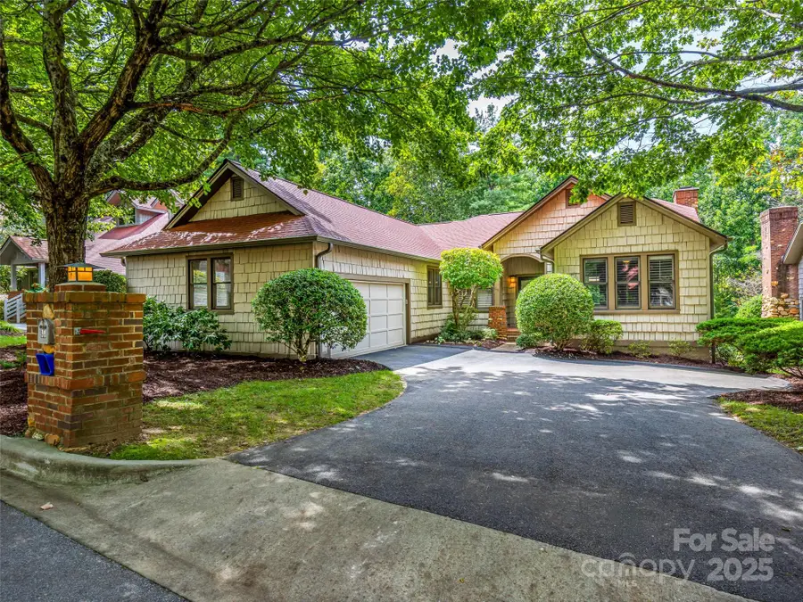 14 Lacoste Drive, Hendersonville, NC 28739 - Image #2
