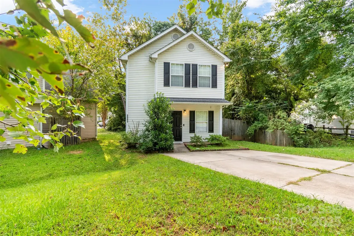 5541 Peachwood Drive, Charlotte, NC 28216 - Image #1