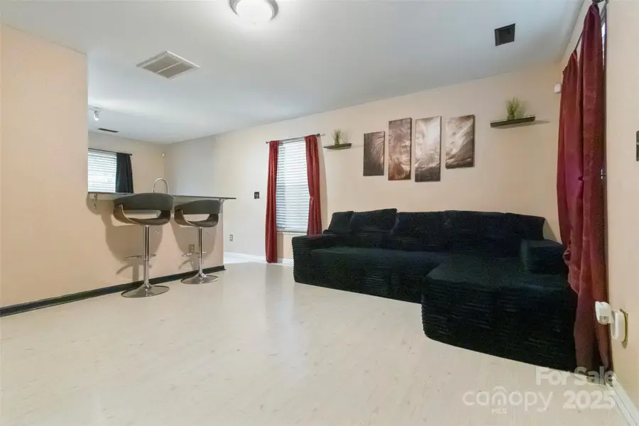 5541 Peachwood Drive, Charlotte, NC 28216 - Image #3