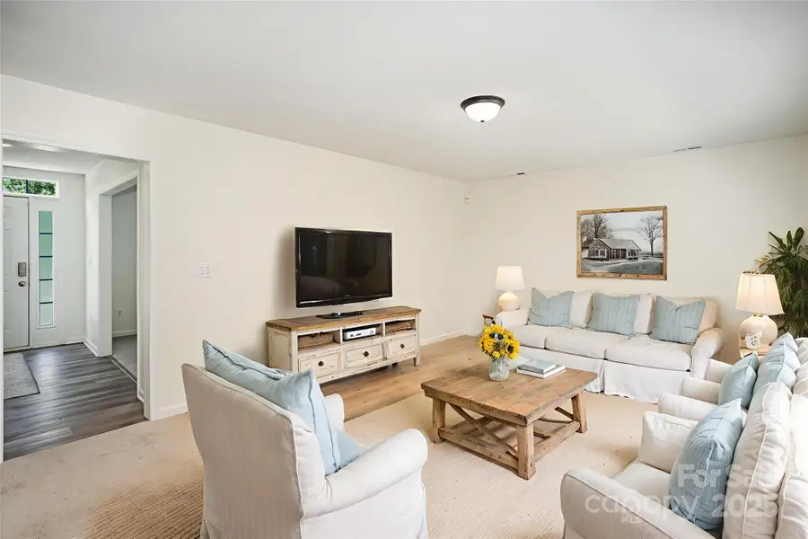 9146 Austin Ridge Lane, Charlotte, NC 28214 - Image #3