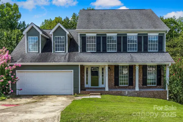 12662 Woodside Falls Road, Pineville, NC 28134