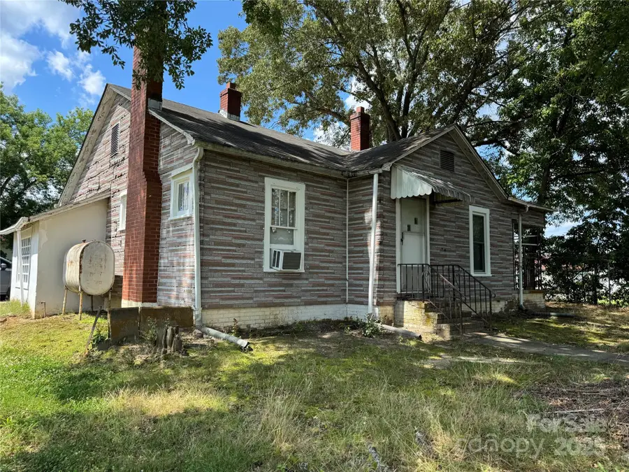 3764 2nd Avenue Sw, Hickory, NC 28602 - Image #2