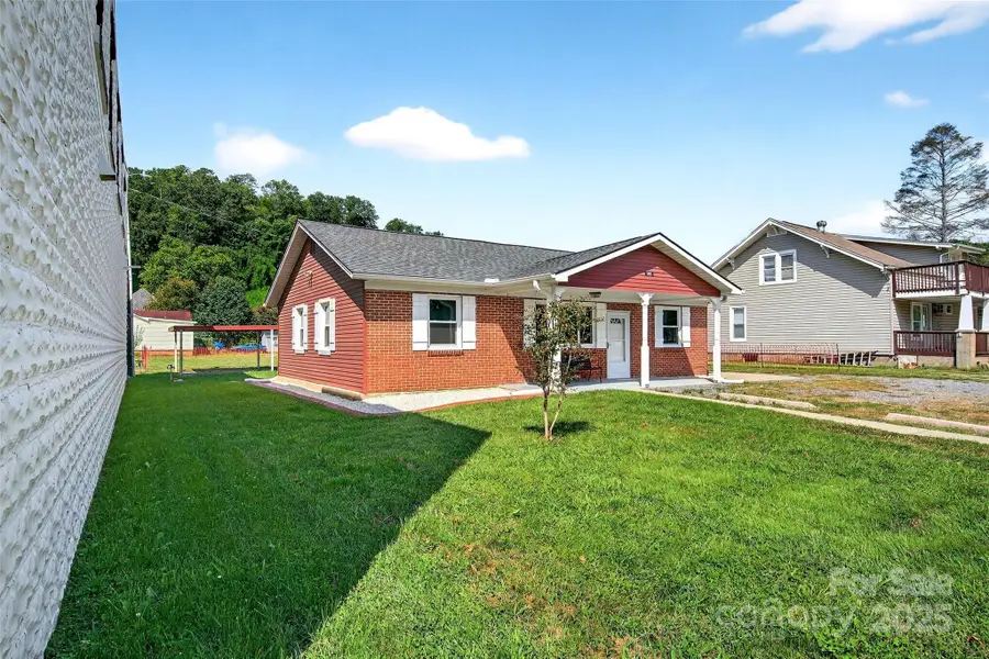 262 Catawba Avenue, Old Fort, NC 28762 - Image #3