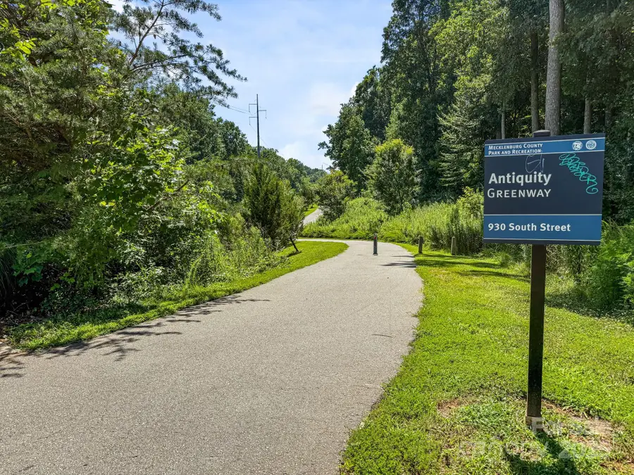 19104 Newburg Hill Road, Davidson, NC 28036 - Image #2