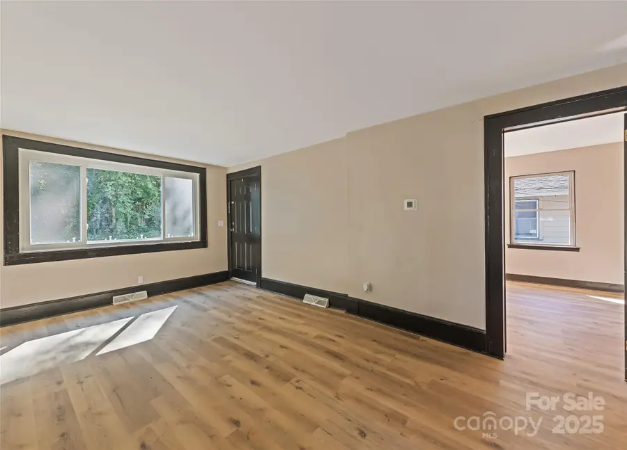 52 Boyd Avenue, Asheville, NC 28806 - Image #3