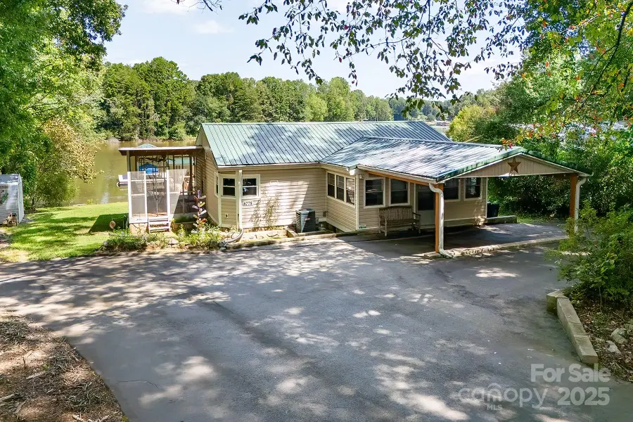 6778 Emerald Isle Drive, Sherrills Ford, NC 28673 - Image #2