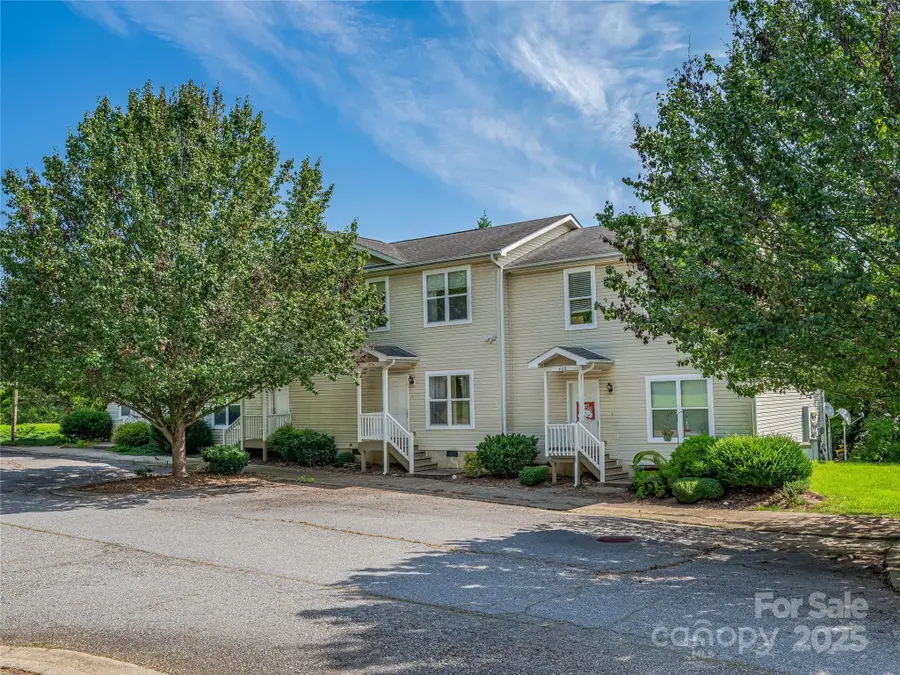 404 Villas Court, Asheville, NC 28806 - Image #2