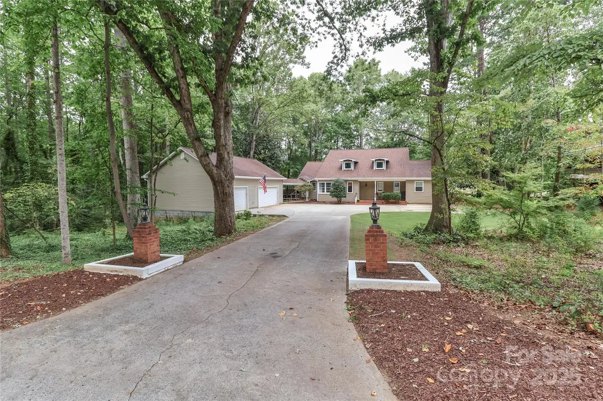 459 W Lowrance Avenue, Mooresville, NC 28115 - Image #1