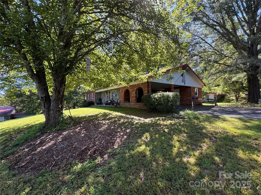 3957 Hollywood Ridge Road, Lenoir, NC 28645 - Image #2