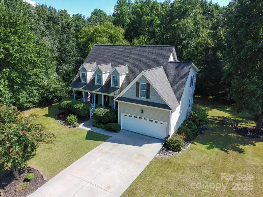 6464 Winding Creek Lane, Denver, NC 28037 - Image #2