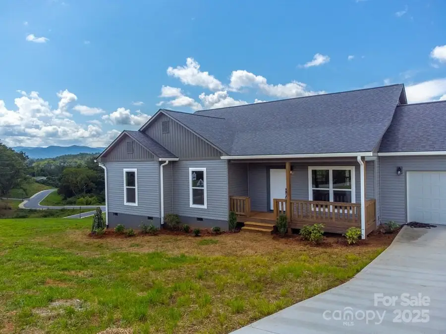 381 Scenic Ridge Circle, Franklin, NC 28734 - Image #2
