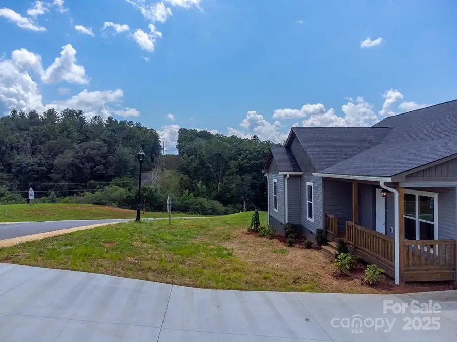 381 Scenic Ridge Circle, Franklin, NC 28734 - Image #3