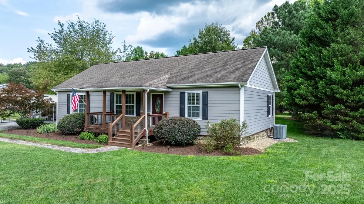 1412 Lake Tahoma Road, Marion, NC 28752 - Image #1