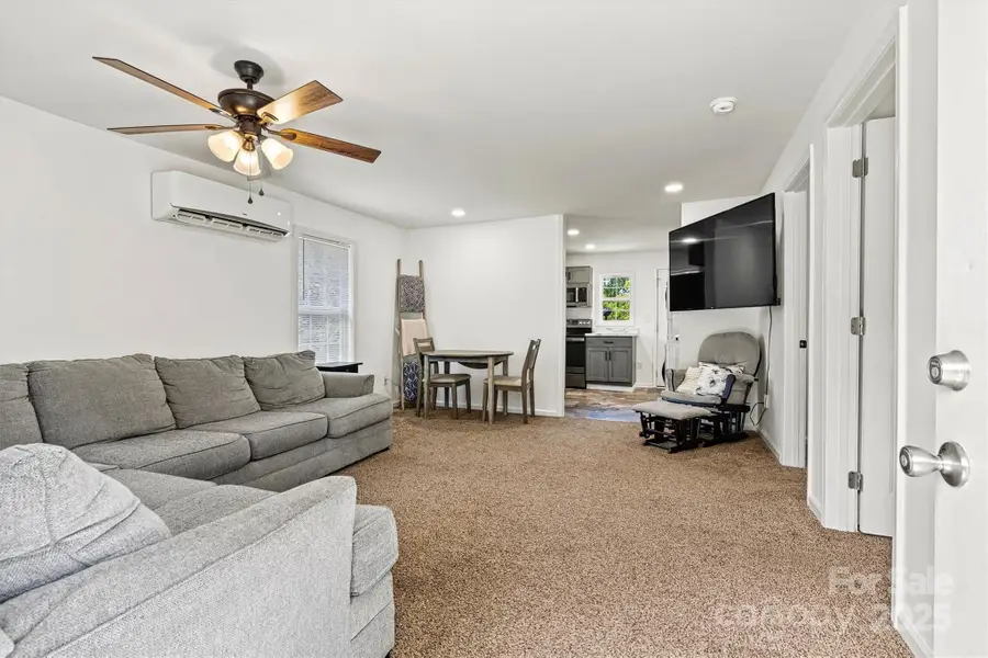 428 Folk Street Nw, Lenoir, NC 28645 - Image #3