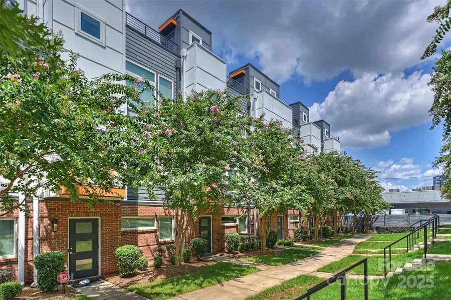 2438 Brelade Place, Charlotte, NC 28203 - Image #2